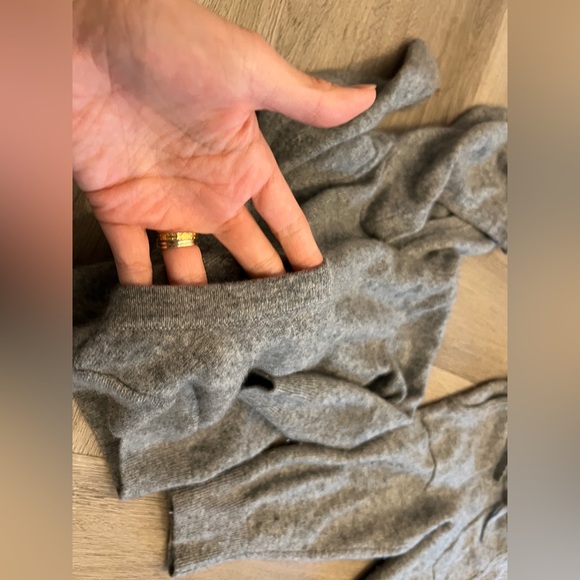 Quince 2t Gray Hoodie and Sweatpants Set - Picture 4 of 7